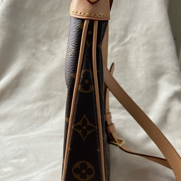 💯 Authentic LV Odeon pm Crossbody bag in pristine condition - Picture 15 of 16